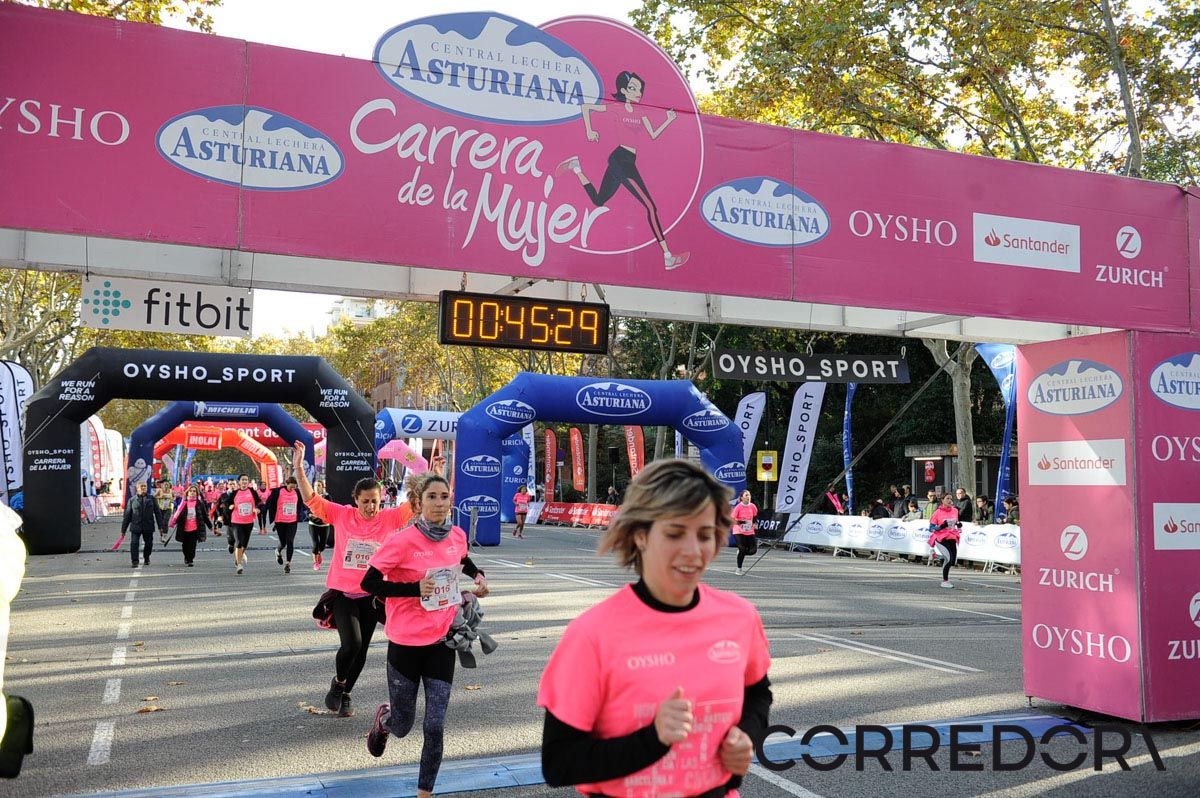 Llegada de la Carrera de la Mujer de Barcelona (ARCO IZQUIERDO 6)