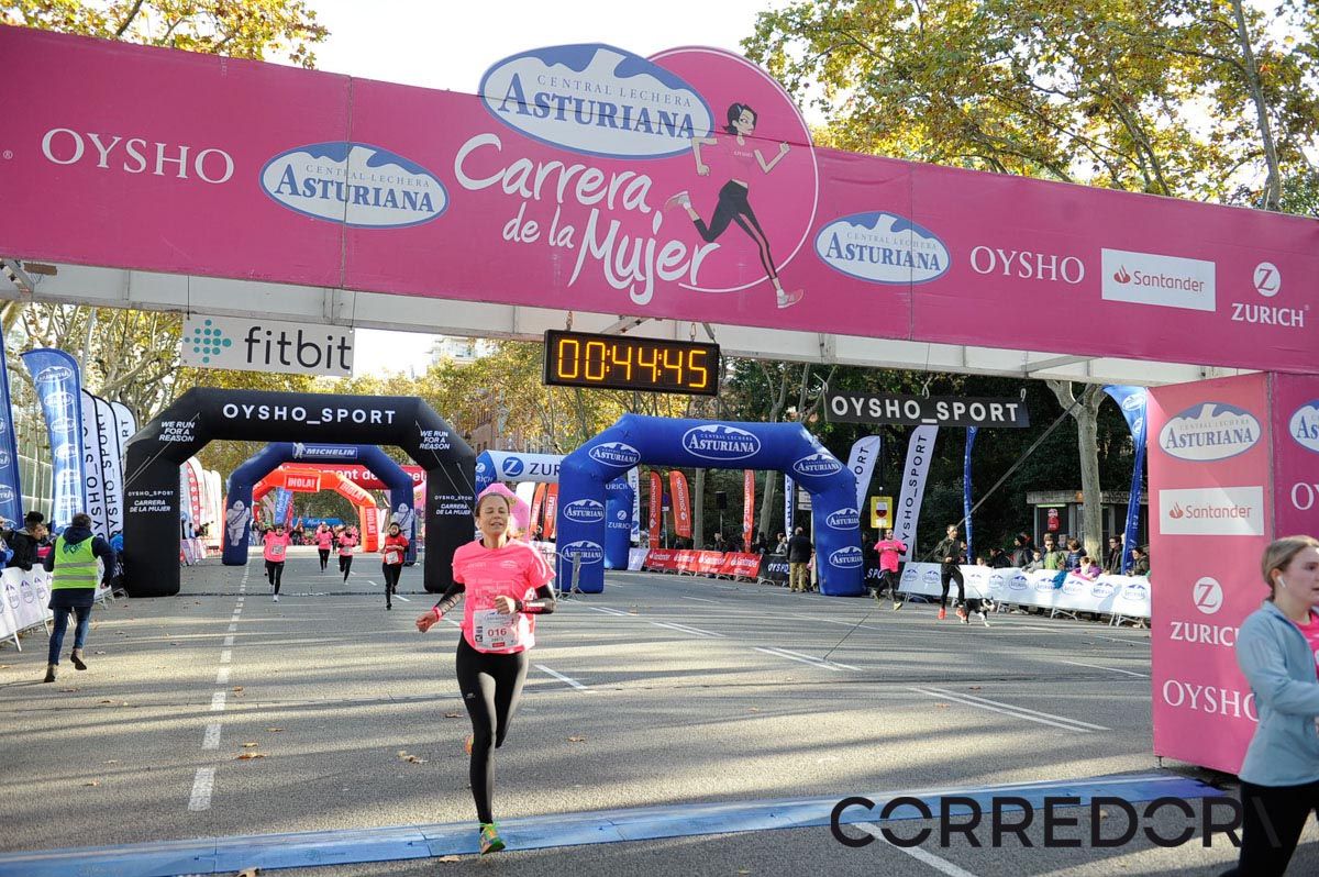 Llegada de la Carrera de la Mujer de Barcelona (ARCO IZQUIERDO 6)