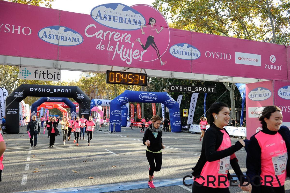 Llegada de la Carrera de la Mujer de Barcelona (ARCO IZQUIERDO 7)