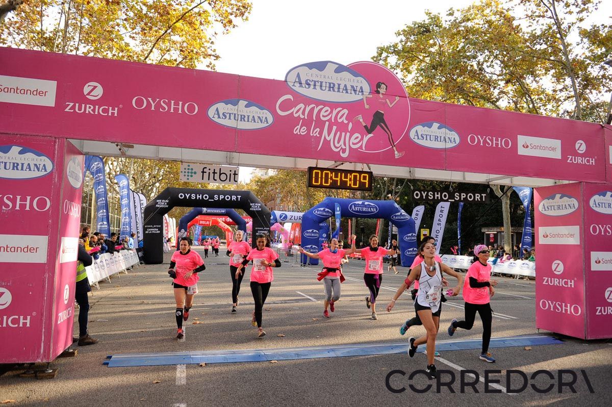 Llegada de la Carrera de la Mujer de Barcelona (ARCO IZQUIERDO 5)