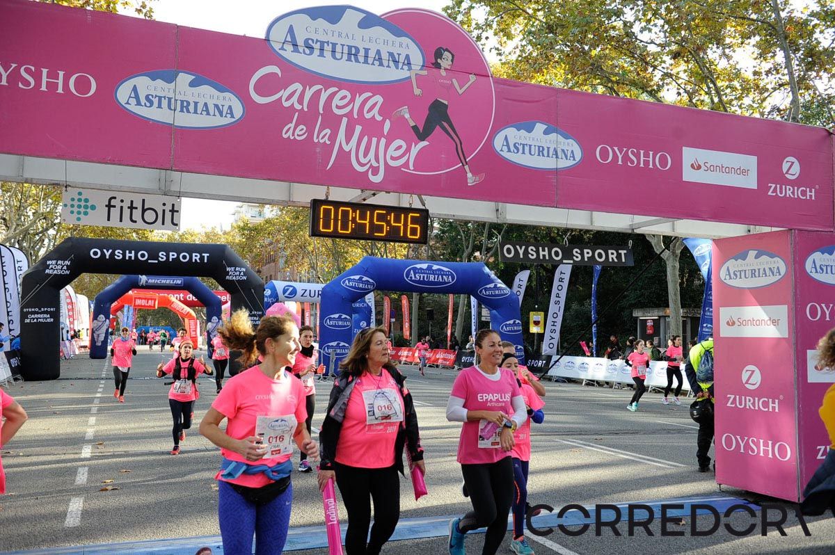 Llegada de la Carrera de la Mujer de Barcelona (ARCO IZQUIERDO 7)