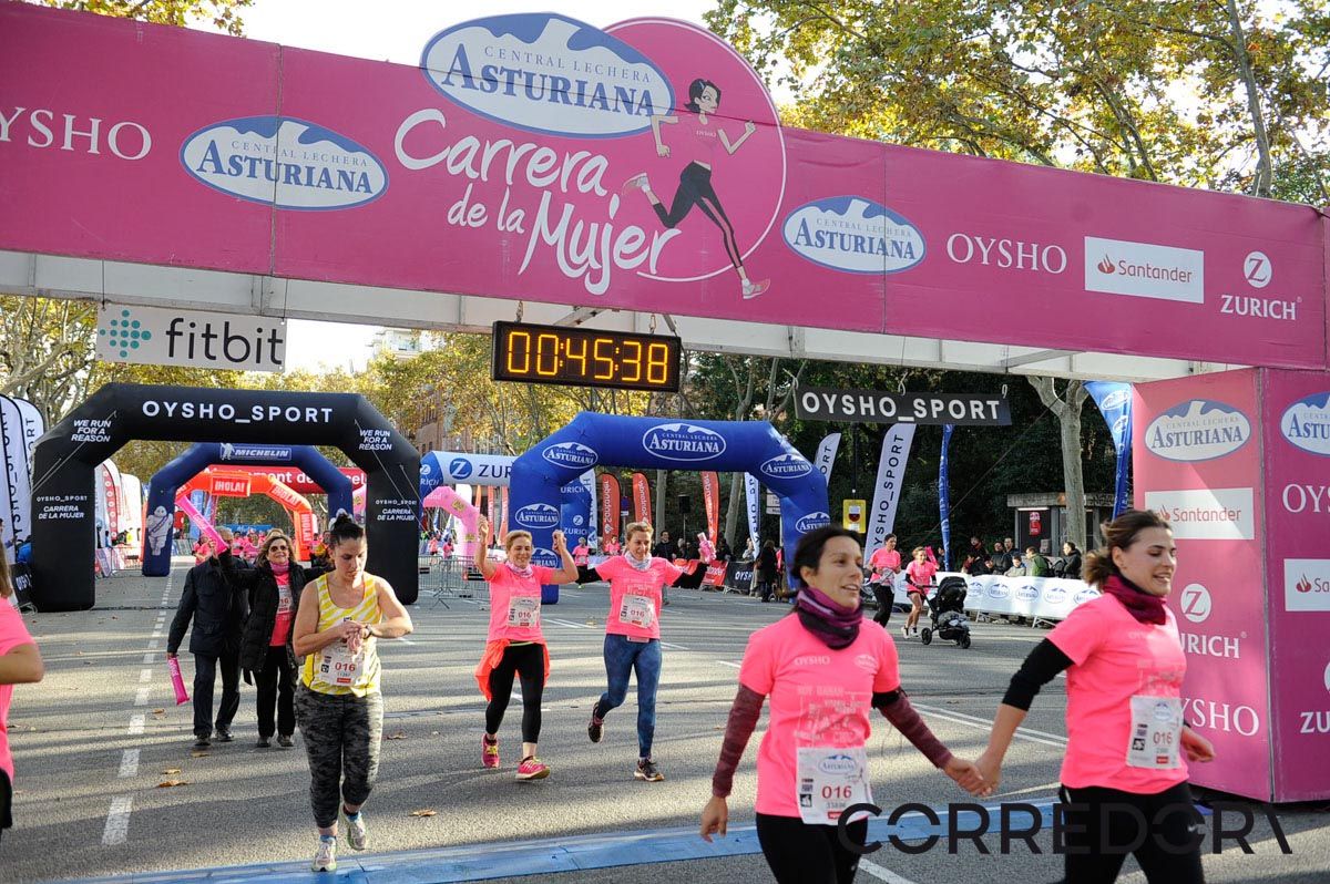 Llegada de la Carrera de la Mujer de Barcelona (ARCO IZQUIERDO 7)