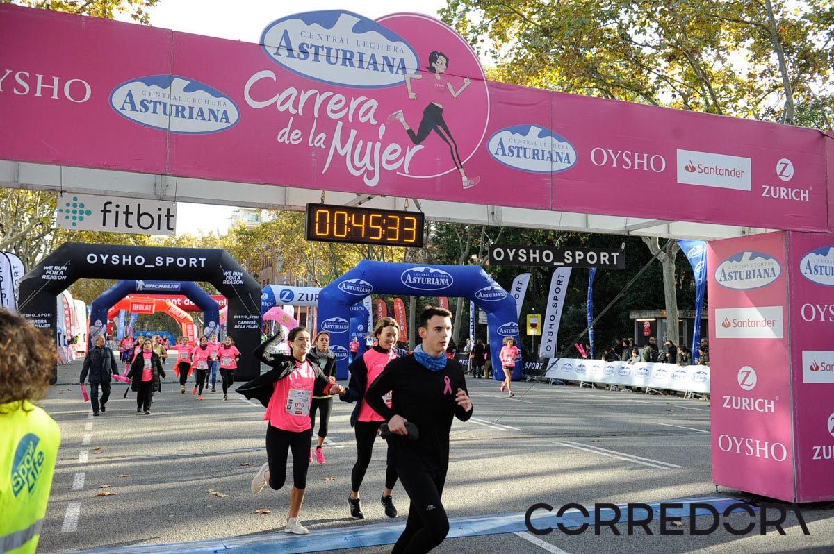 Llegada de la Carrera de la Mujer de Barcelona (ARCO IZQUIERDO 6)