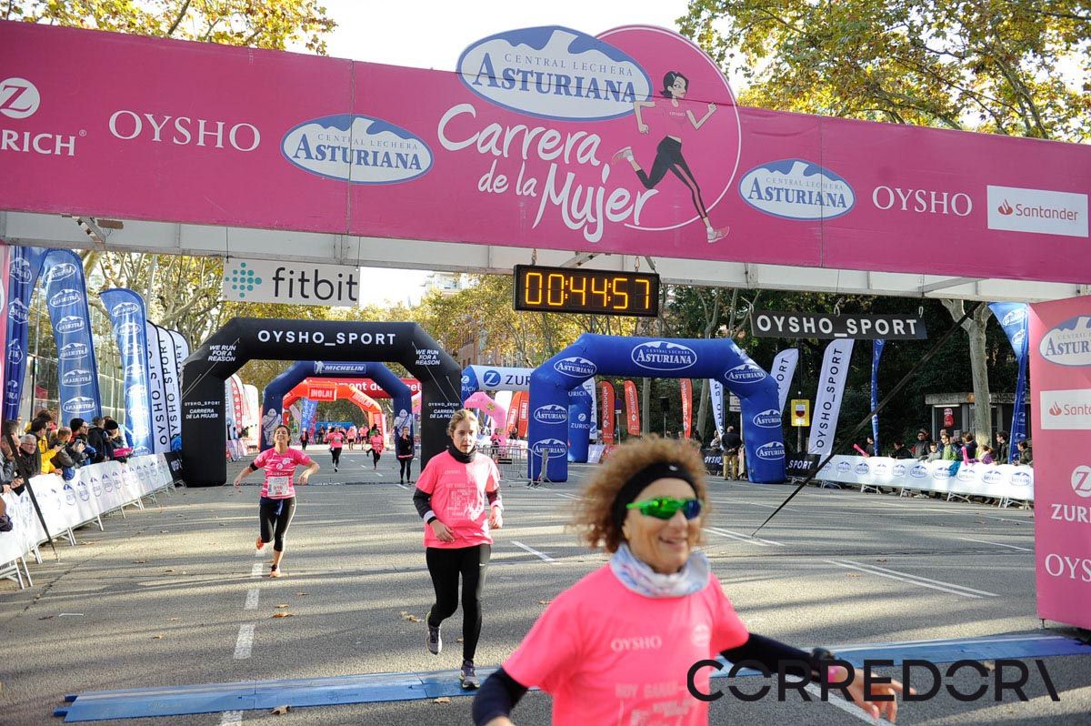 Llegada de la Carrera de la Mujer de Barcelona (ARCO IZQUIERDO 6)