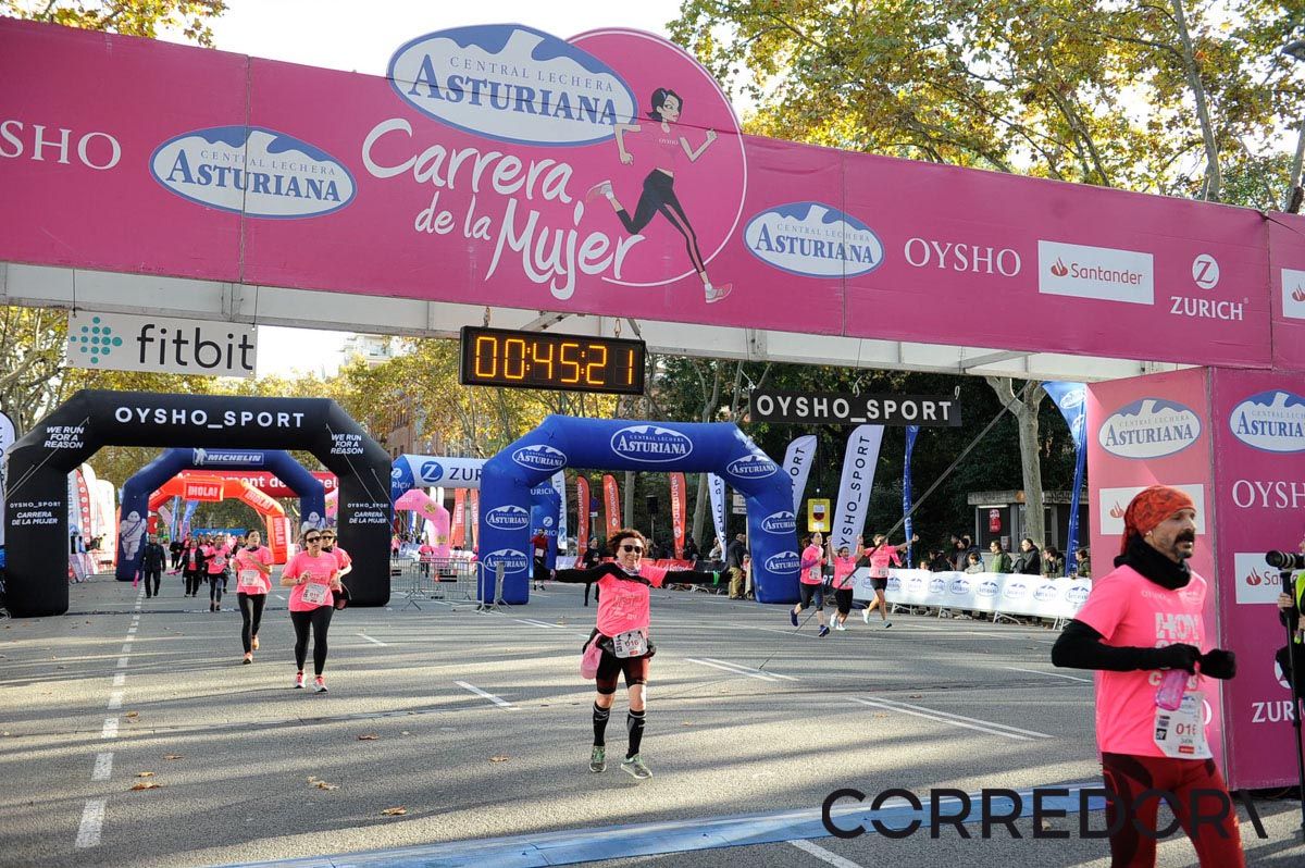 Llegada de la Carrera de la Mujer de Barcelona (ARCO IZQUIERDO 6)