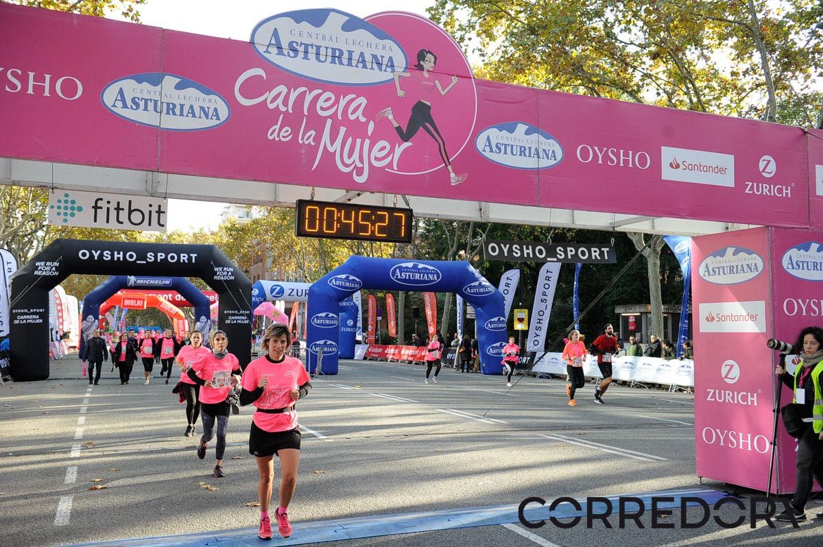 Llegada de la Carrera de la Mujer de Barcelona (ARCO IZQUIERDO 6)