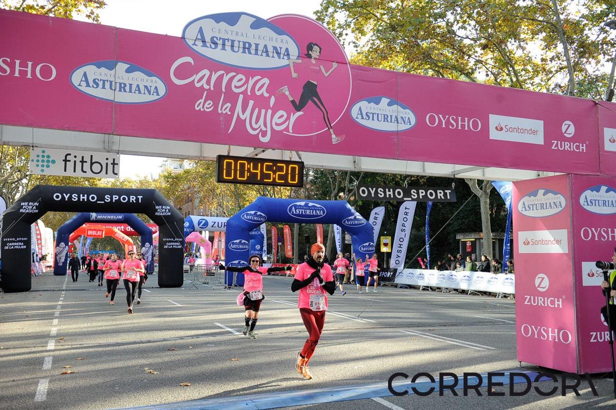 Llegada de la Carrera de la Mujer de Barcelona (ARCO IZQUIERDO 6)