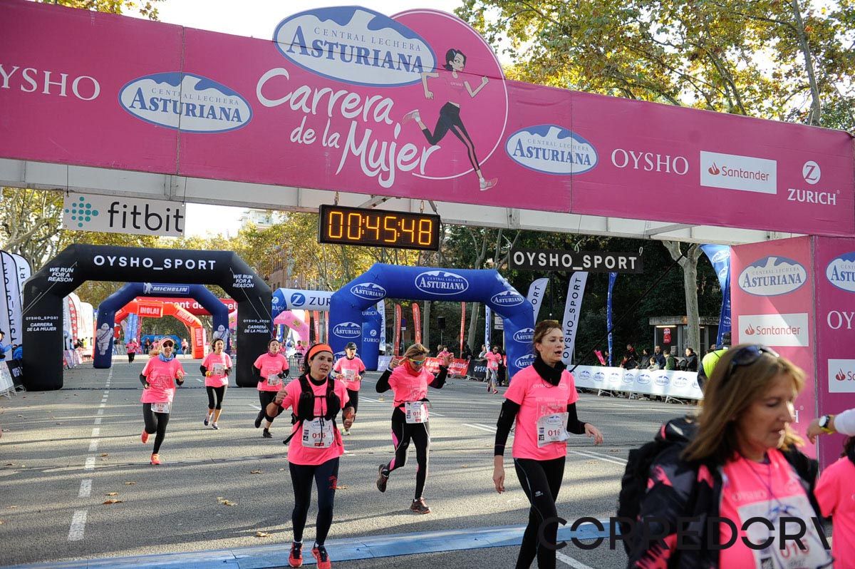 Llegada de la Carrera de la Mujer de Barcelona (ARCO IZQUIERDO 7)