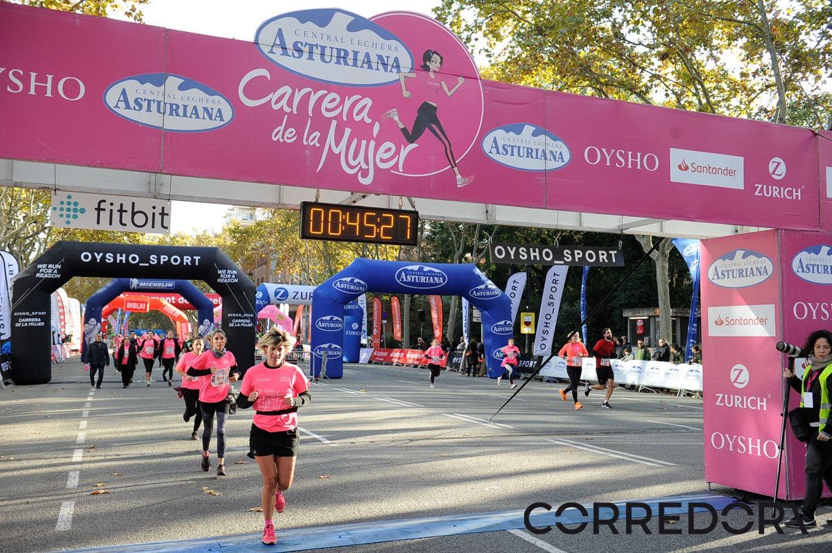 Llegada de la Carrera de la Mujer de Barcelona (ARCO IZQUIERDO 6)