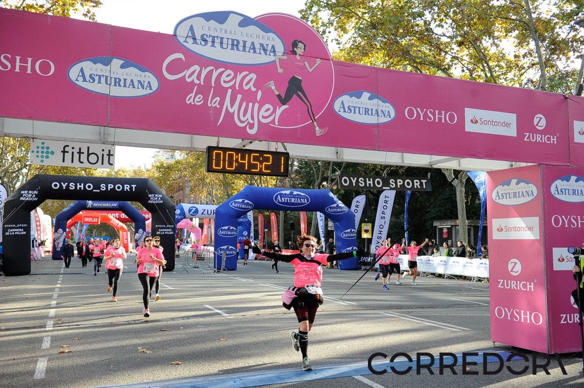 Llegada de la Carrera de la Mujer de Barcelona (ARCO IZQUIERDO 6)