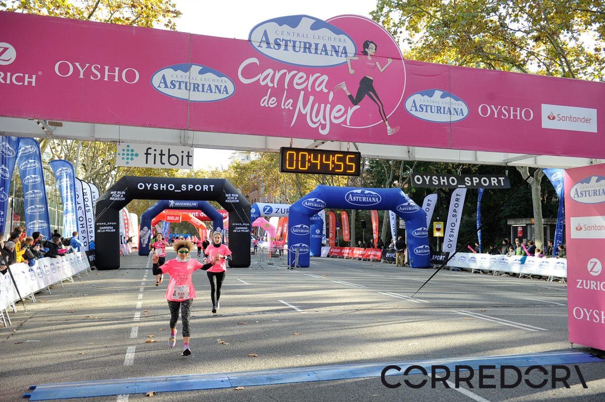Llegada de la Carrera de la Mujer de Barcelona (ARCO IZQUIERDO 6)