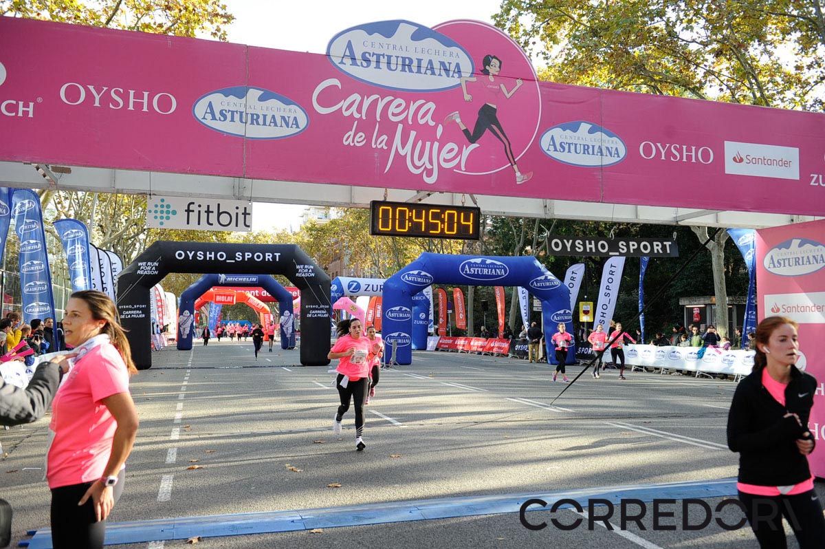 Llegada de la Carrera de la Mujer de Barcelona (ARCO IZQUIERDO 6)