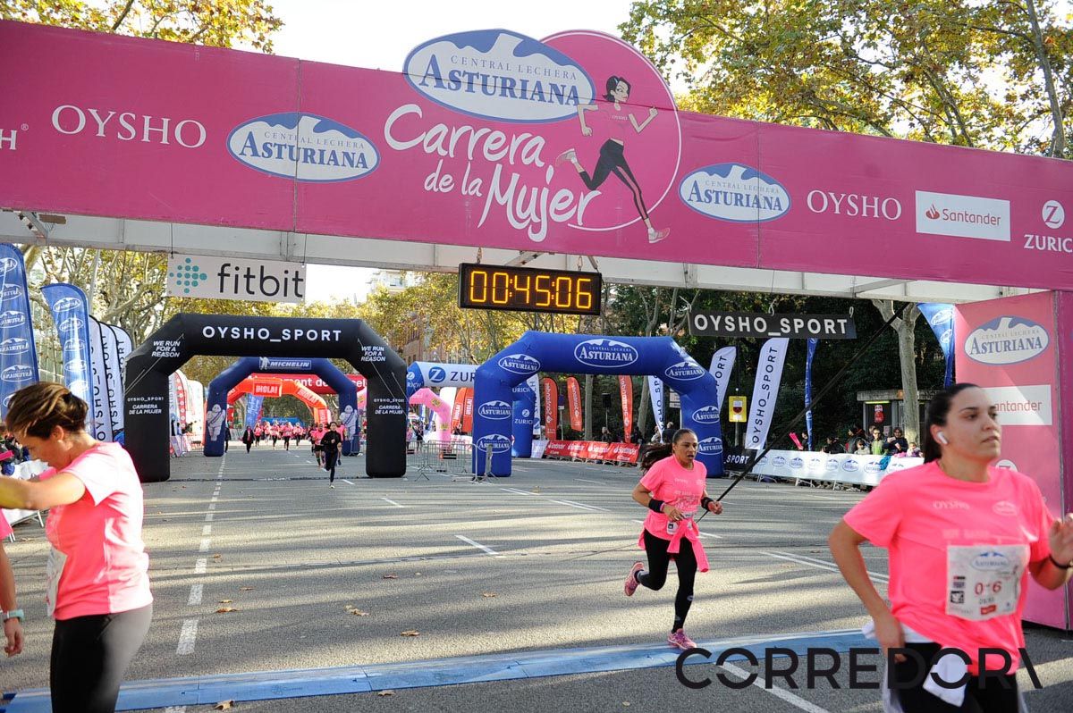 Llegada de la Carrera de la Mujer de Barcelona (ARCO IZQUIERDO 6)