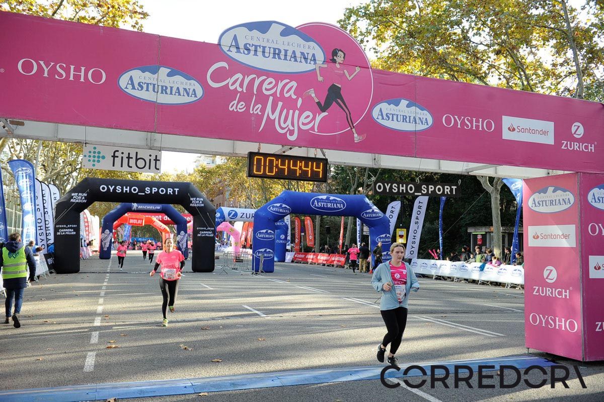 Llegada de la Carrera de la Mujer de Barcelona (ARCO IZQUIERDO 6)