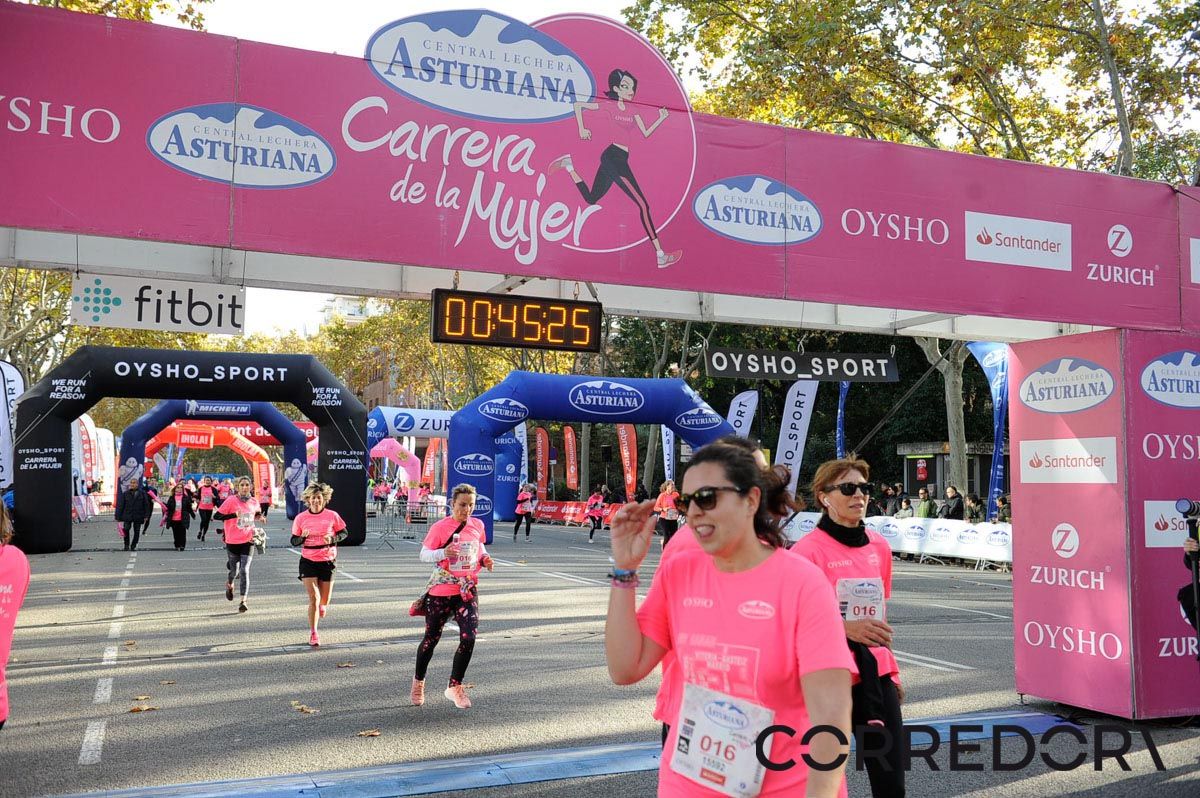 Llegada de la Carrera de la Mujer de Barcelona (ARCO IZQUIERDO 6)
