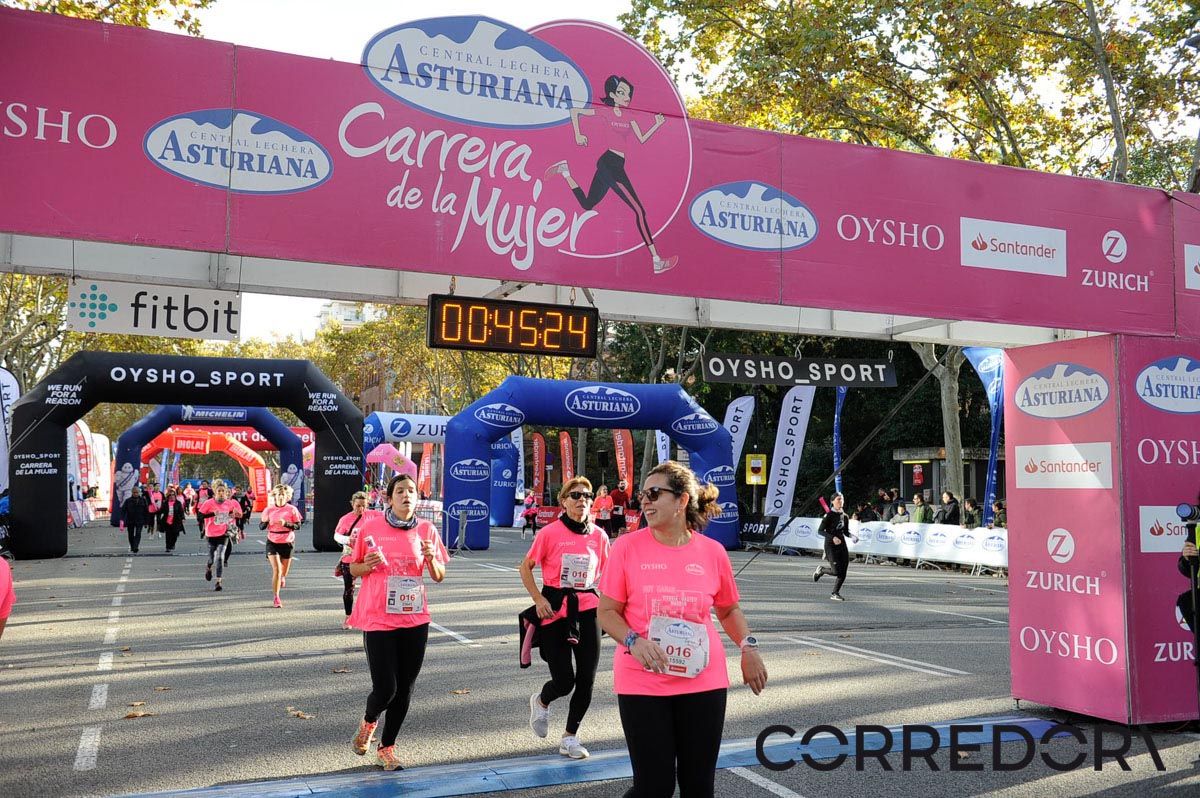 Llegada de la Carrera de la Mujer de Barcelona (ARCO IZQUIERDO 6)