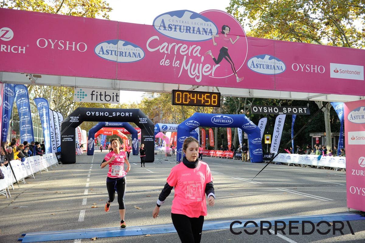Llegada de la Carrera de la Mujer de Barcelona (ARCO IZQUIERDO 6)
