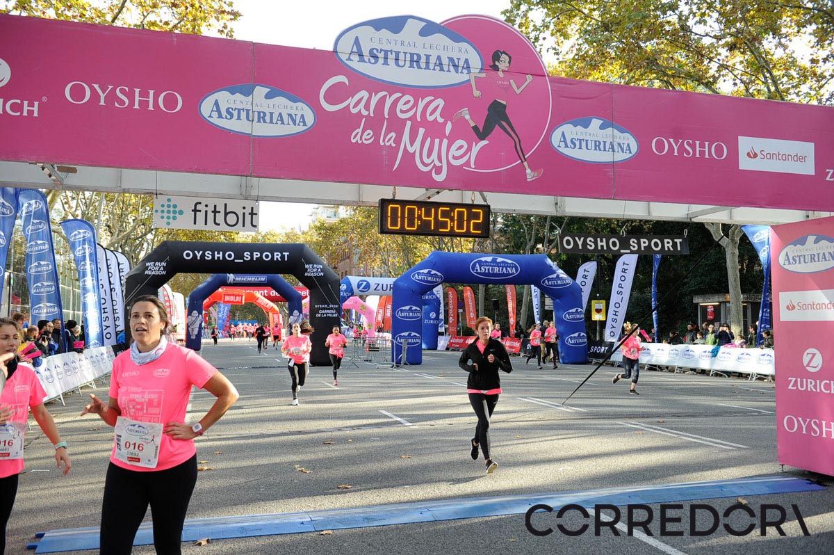 Llegada de la Carrera de la Mujer de Barcelona (ARCO IZQUIERDO 6)