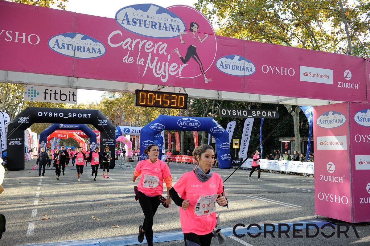 Llegada de la Carrera de la Mujer de Barcelona (ARCO IZQUIERDO 6)