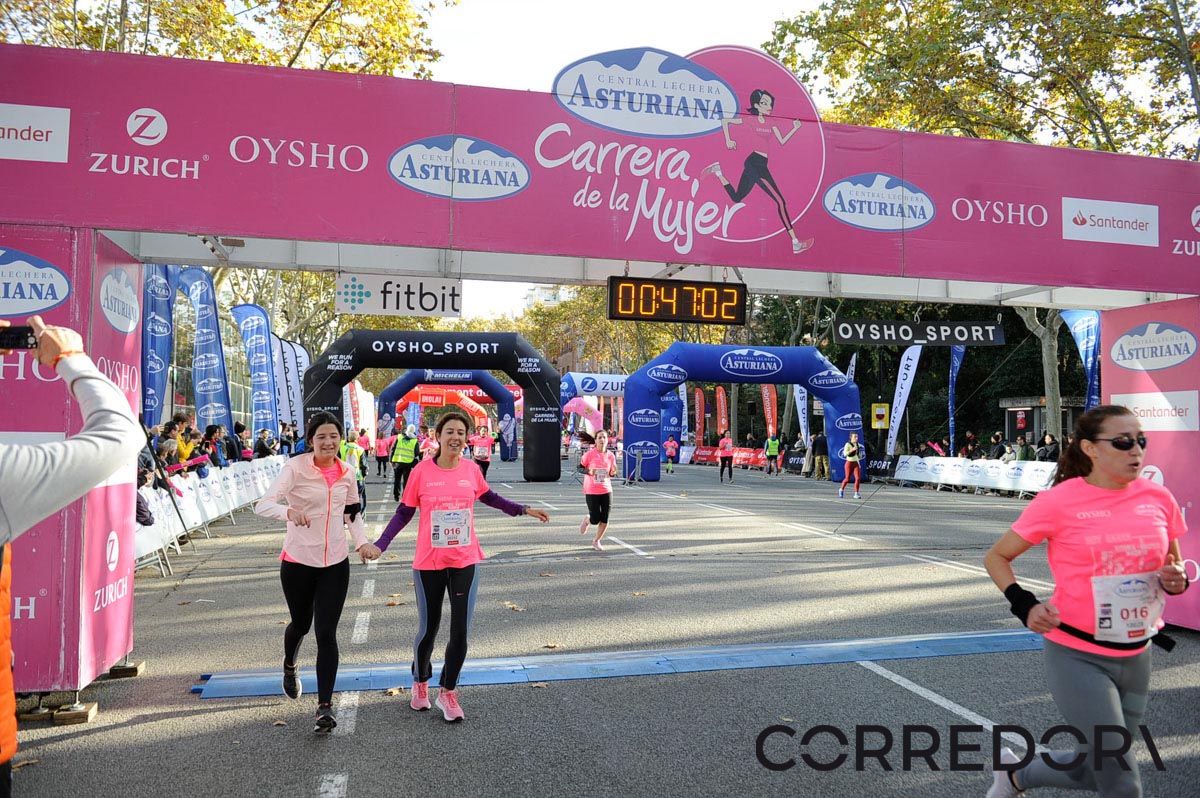 Llegada de la Carrera de la Mujer de Barcelona (ARCO IZQUIERDO 8)