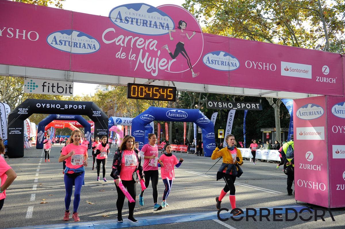 Llegada de la Carrera de la Mujer de Barcelona (ARCO IZQUIERDO 7)