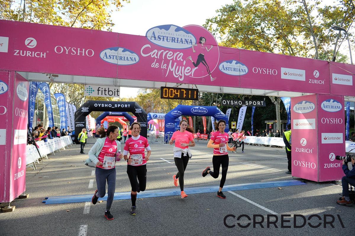 Llegada de la Carrera de la Mujer de Barcelona (ARCO IZQUIERDO 8)
