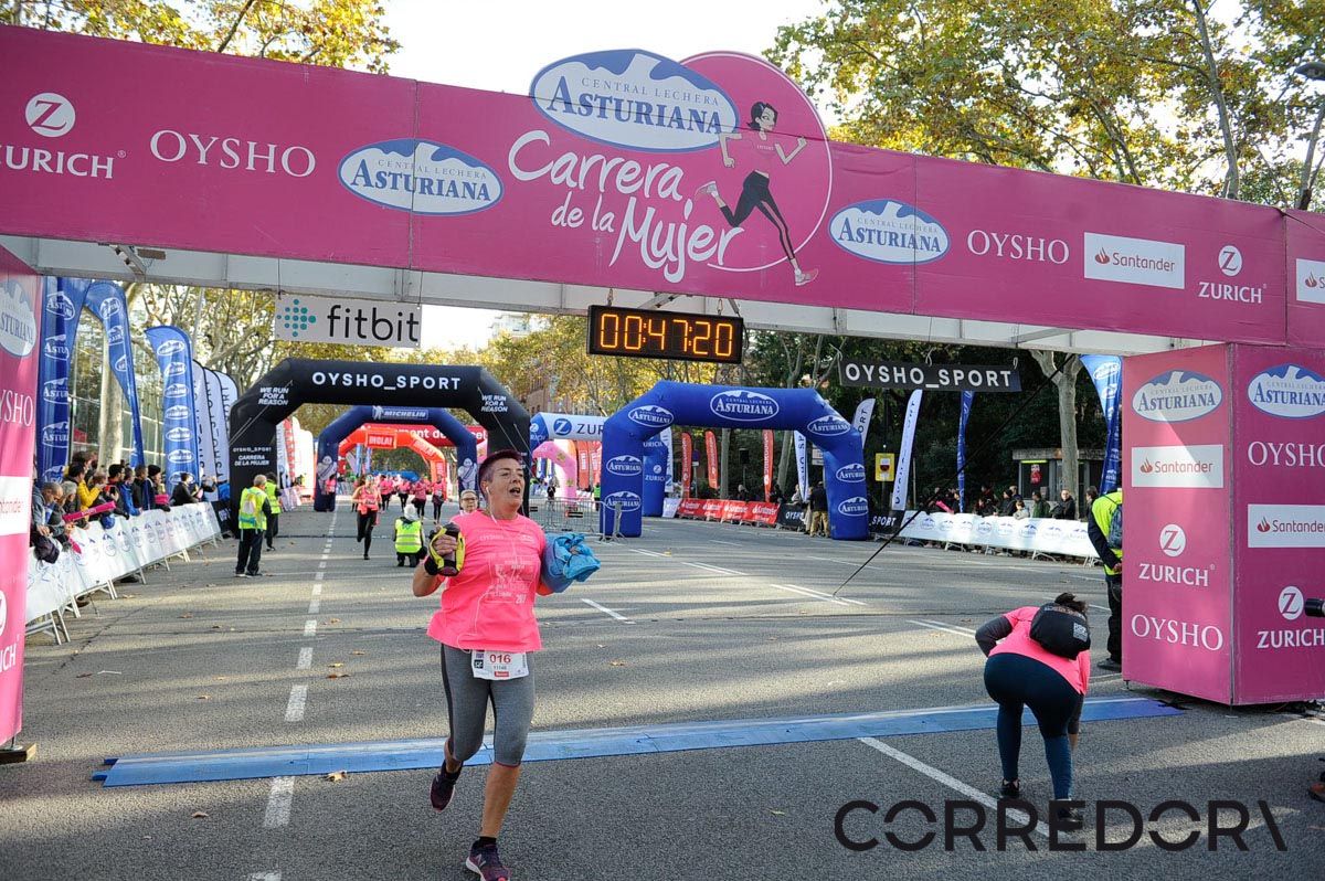 Llegada de la Carrera de la Mujer de Barcelona (ARCO IZQUIERDO 8)