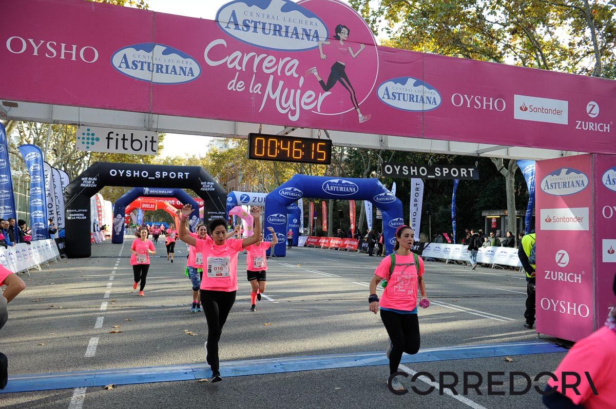 Llegada de la Carrera de la Mujer de Barcelona (ARCO IZQUIERDO 7)