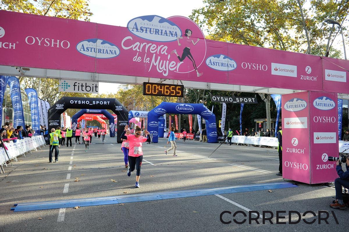Llegada de la Carrera de la Mujer de Barcelona (ARCO IZQUIERDO 8)