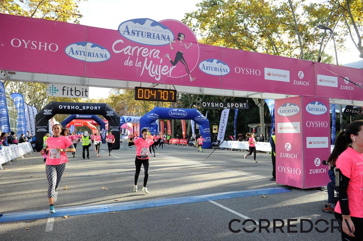 Llegada de la Carrera de la Mujer de Barcelona (ARCO IZQUIERDO 8)