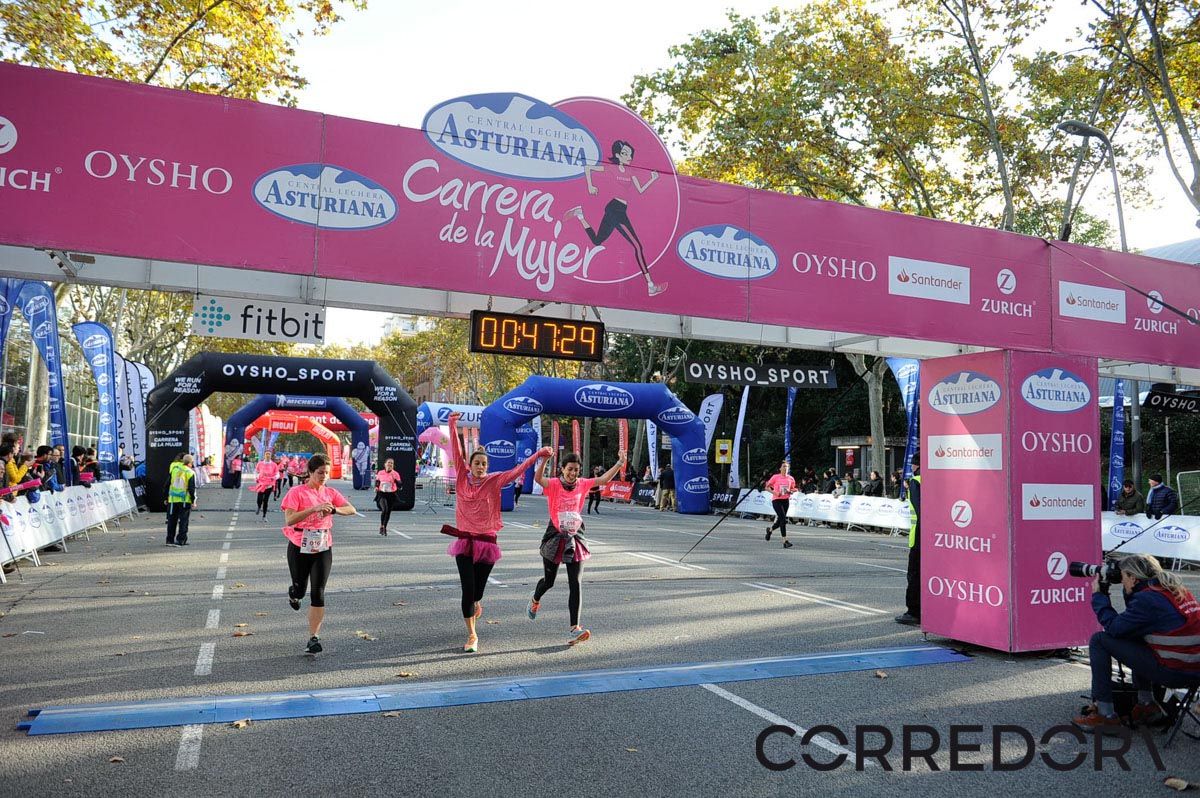 Llegada de la Carrera de la Mujer de Barcelona (ARCO IZQUIERDO 8)