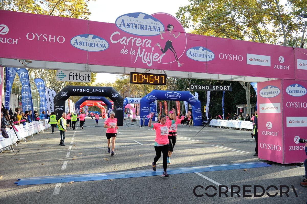 Llegada de la Carrera de la Mujer de Barcelona (ARCO IZQUIERDO 8)