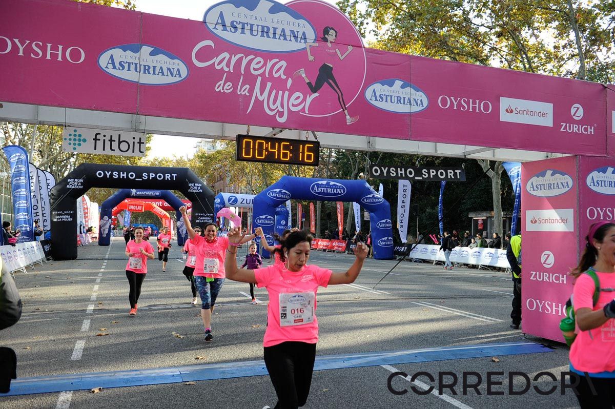 Llegada de la Carrera de la Mujer de Barcelona (ARCO IZQUIERDO 7)