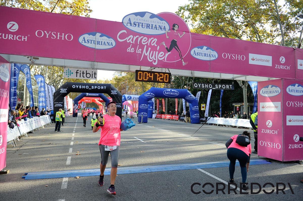 Llegada de la Carrera de la Mujer de Barcelona (ARCO IZQUIERDO 8)
