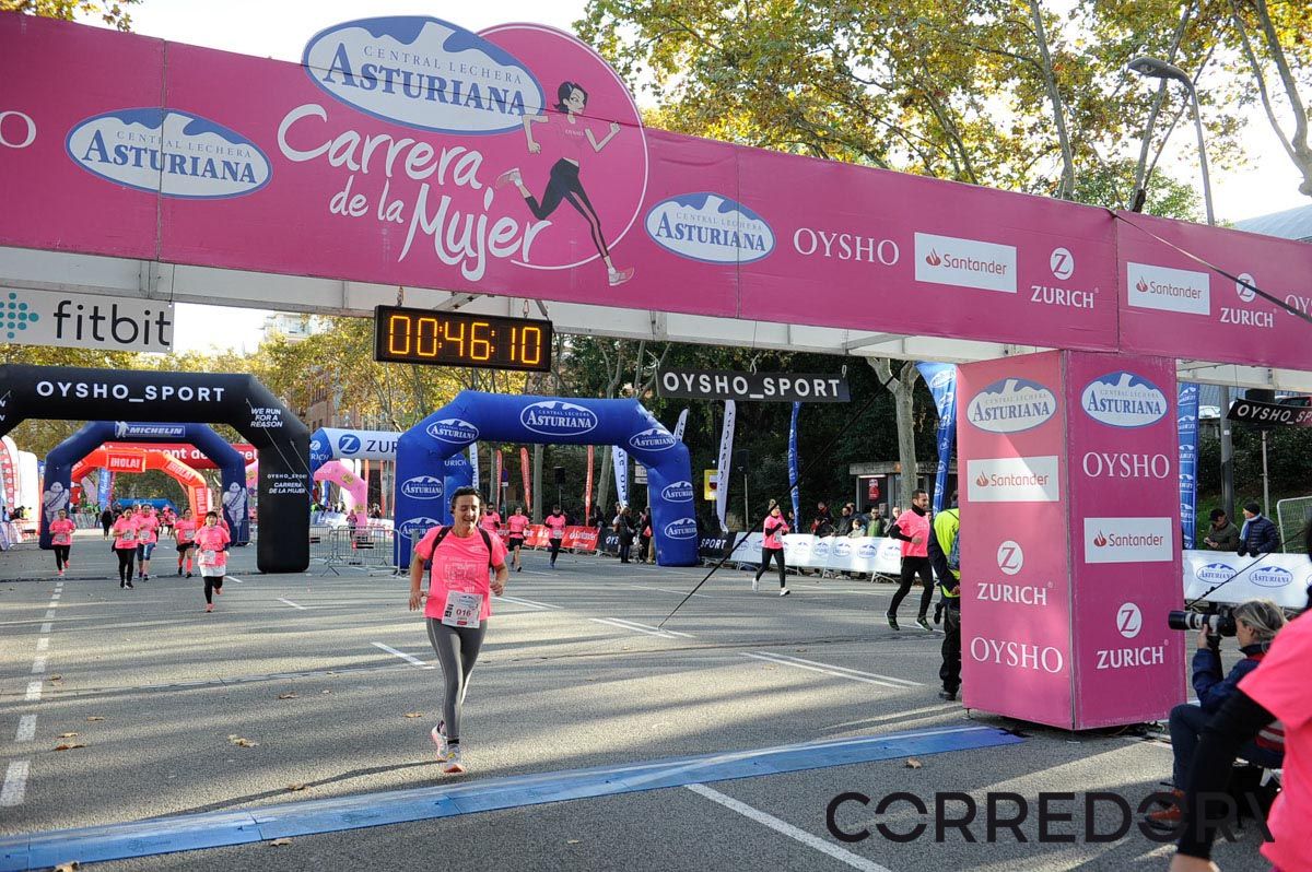 Llegada de la Carrera de la Mujer de Barcelona (ARCO IZQUIERDO 7)