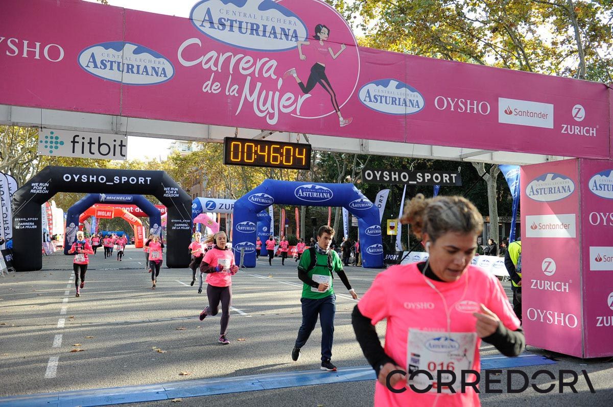Llegada de la Carrera de la Mujer de Barcelona (ARCO IZQUIERDO 7)