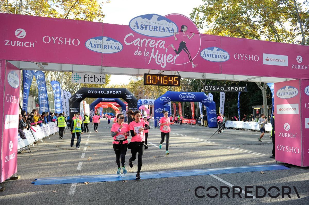 Llegada de la Carrera de la Mujer de Barcelona (ARCO IZQUIERDO 8)