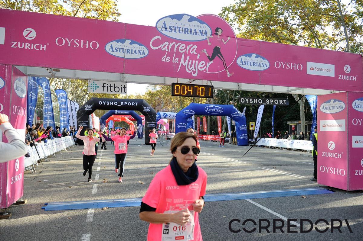 Llegada de la Carrera de la Mujer de Barcelona (ARCO IZQUIERDO 8)