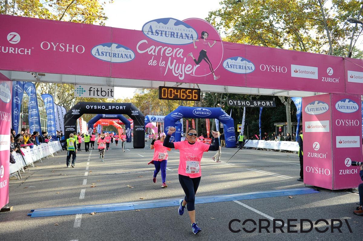 Llegada de la Carrera de la Mujer de Barcelona (ARCO IZQUIERDO 8)
