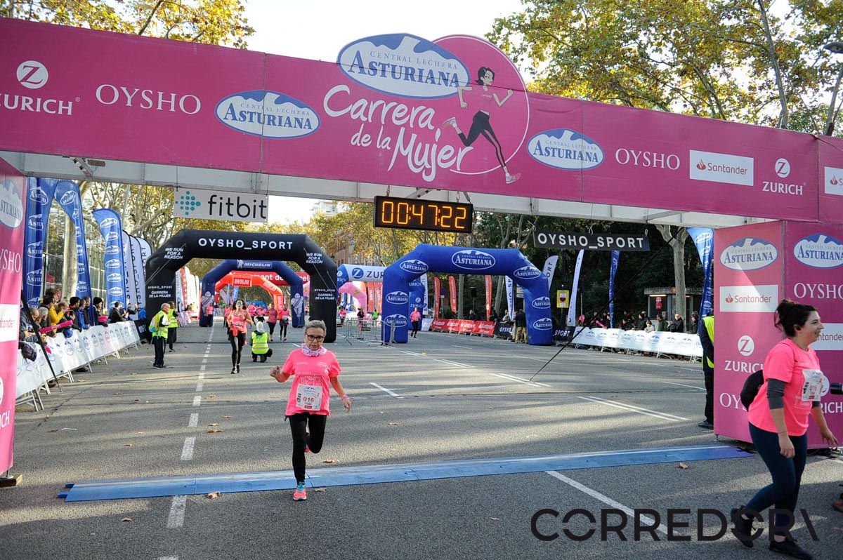 Llegada de la Carrera de la Mujer de Barcelona (ARCO IZQUIERDO 8)