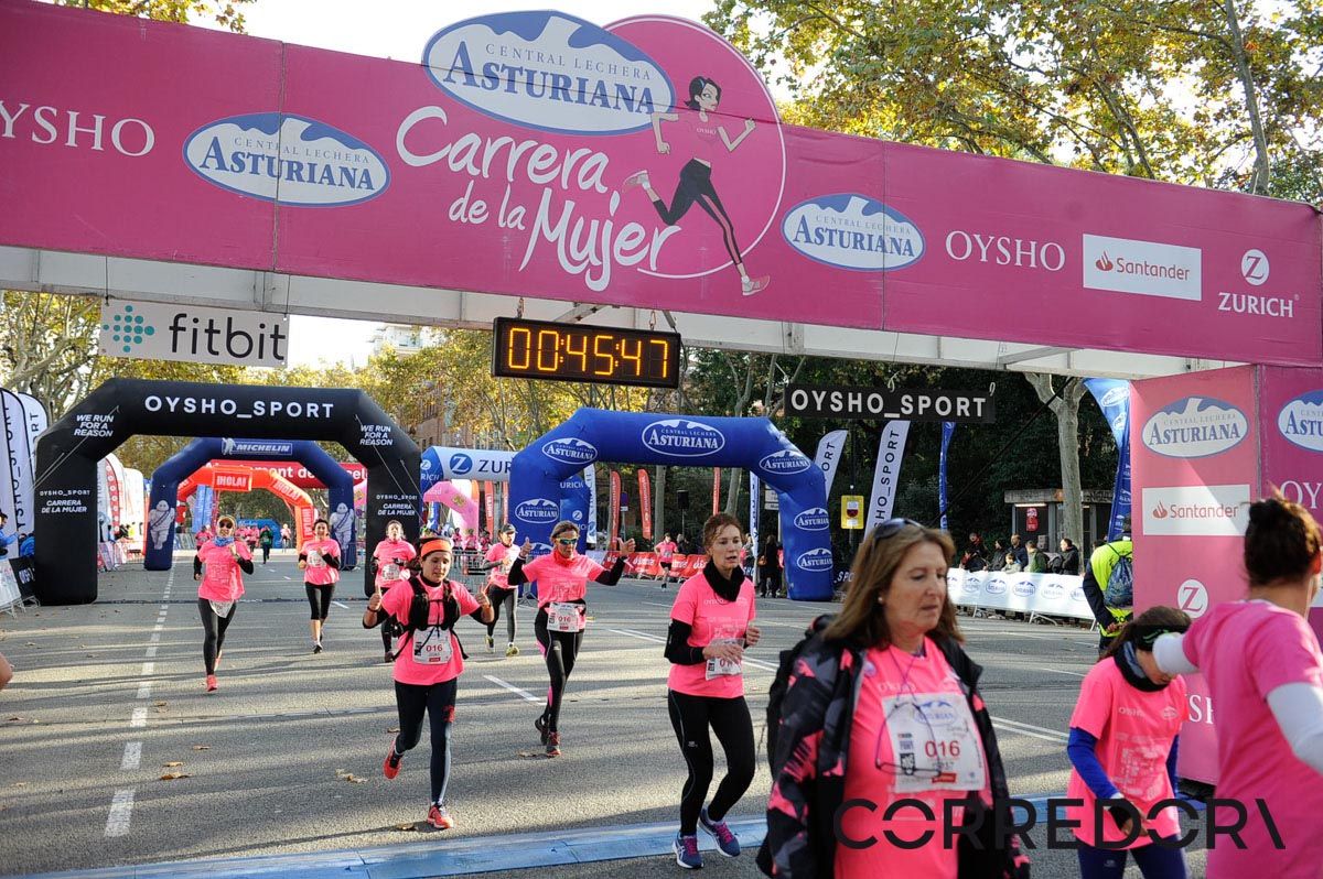 Llegada de la Carrera de la Mujer de Barcelona (ARCO IZQUIERDO 7)