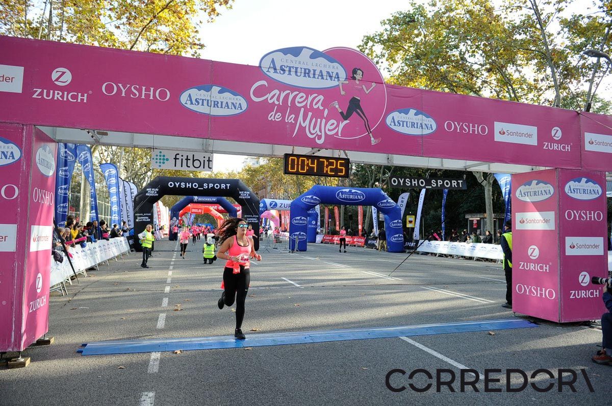 Llegada de la Carrera de la Mujer de Barcelona (ARCO IZQUIERDO 8)