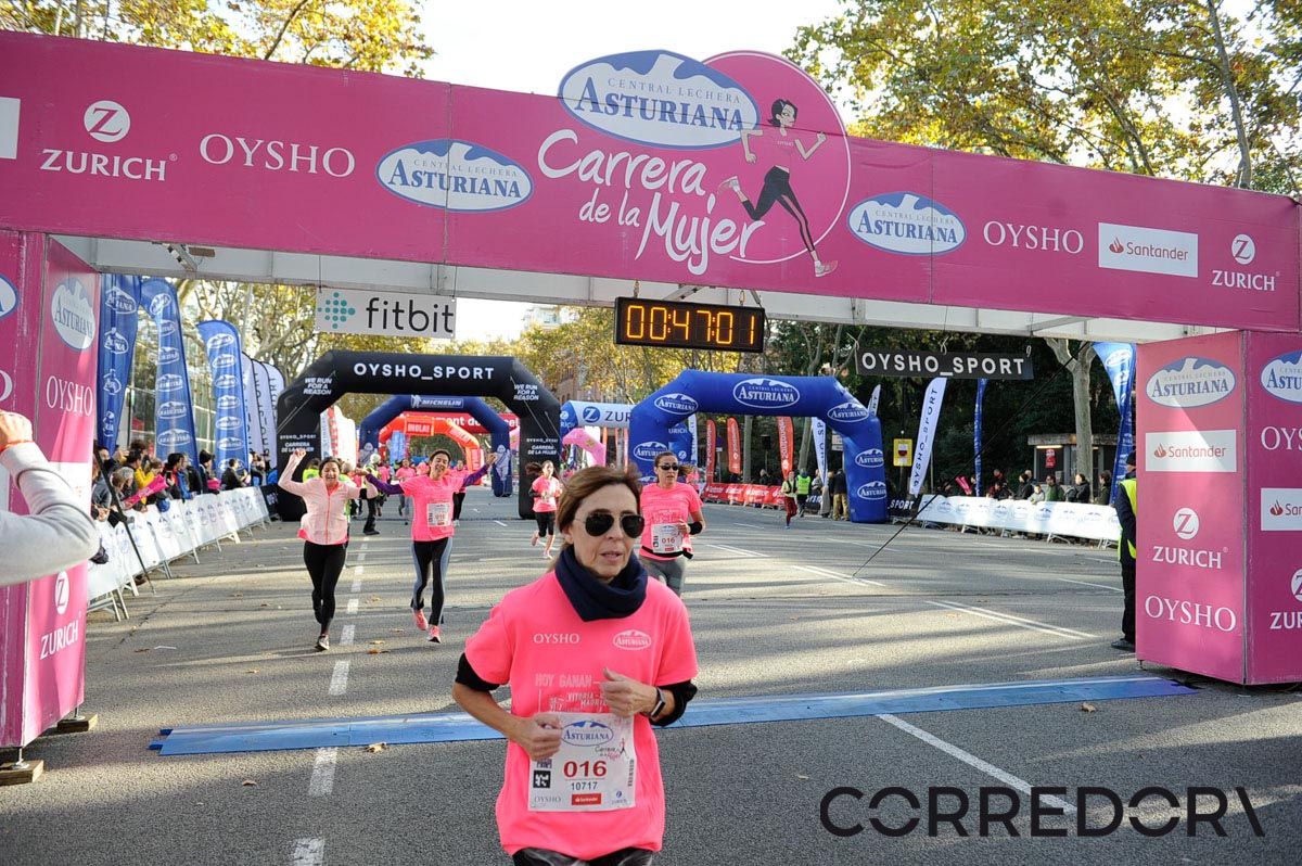 Llegada de la Carrera de la Mujer de Barcelona (ARCO IZQUIERDO 8)