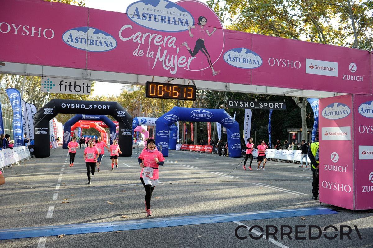 Llegada de la Carrera de la Mujer de Barcelona (ARCO IZQUIERDO 7)