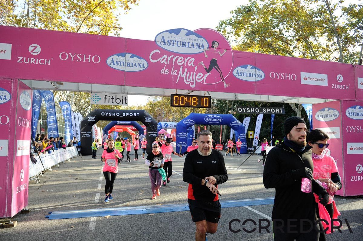 Llegada de la Carrera de la Mujer de Barcelona (ARCO IZQUIERDO 9)