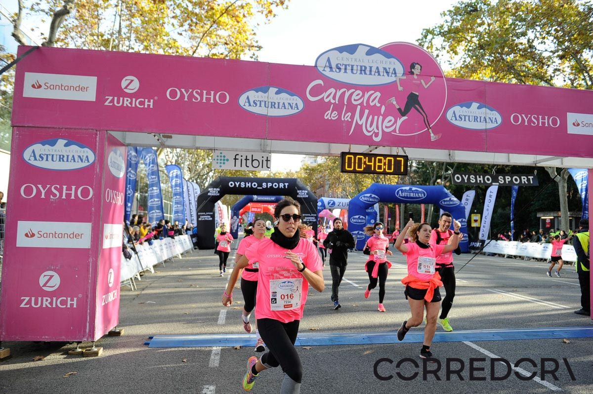 Llegada de la Carrera de la Mujer de Barcelona (ARCO IZQUIERDO 9)