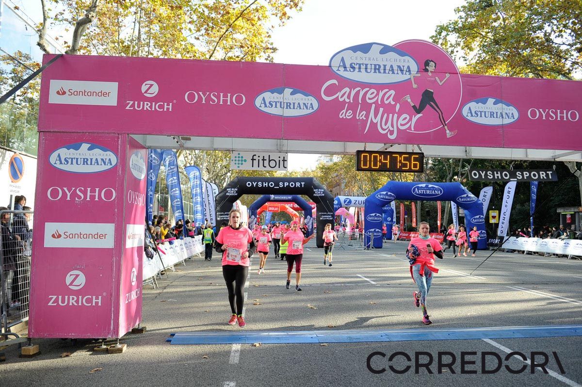 Llegada de la Carrera de la Mujer de Barcelona (ARCO IZQUIERDO 9)