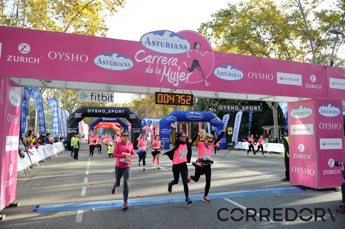 Llegada de la Carrera de la Mujer de Barcelona (ARCO IZQUIERDO 9)