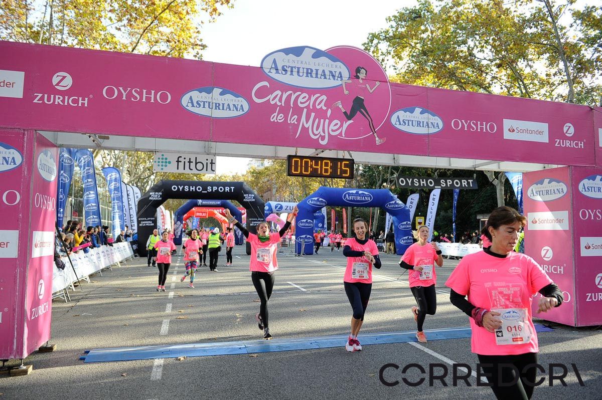 Llegada de la Carrera de la Mujer de Barcelona (ARCO IZQUIERDO 9)