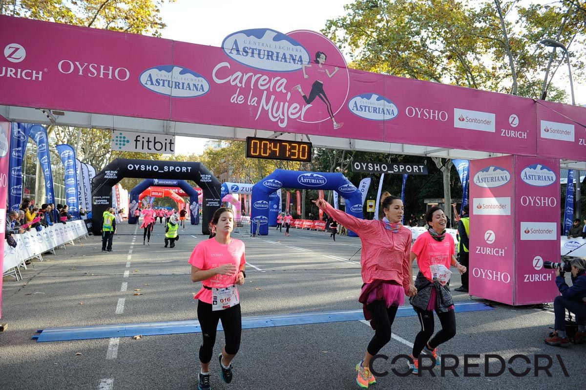 Llegada de la Carrera de la Mujer de Barcelona (ARCO IZQUIERDO 8)